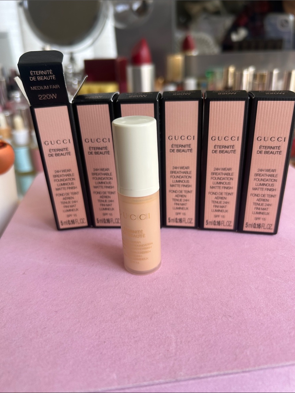 Gucci Éternité de Beauté Medium Fair 220W Foundation - travel size 5ML 6 pieces